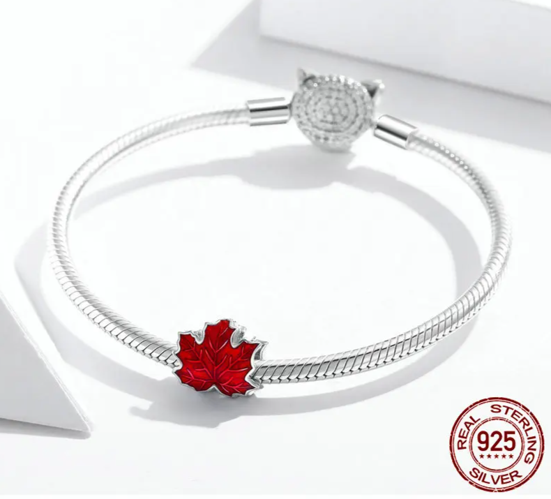 925 Sterling Silver Maple Leaf